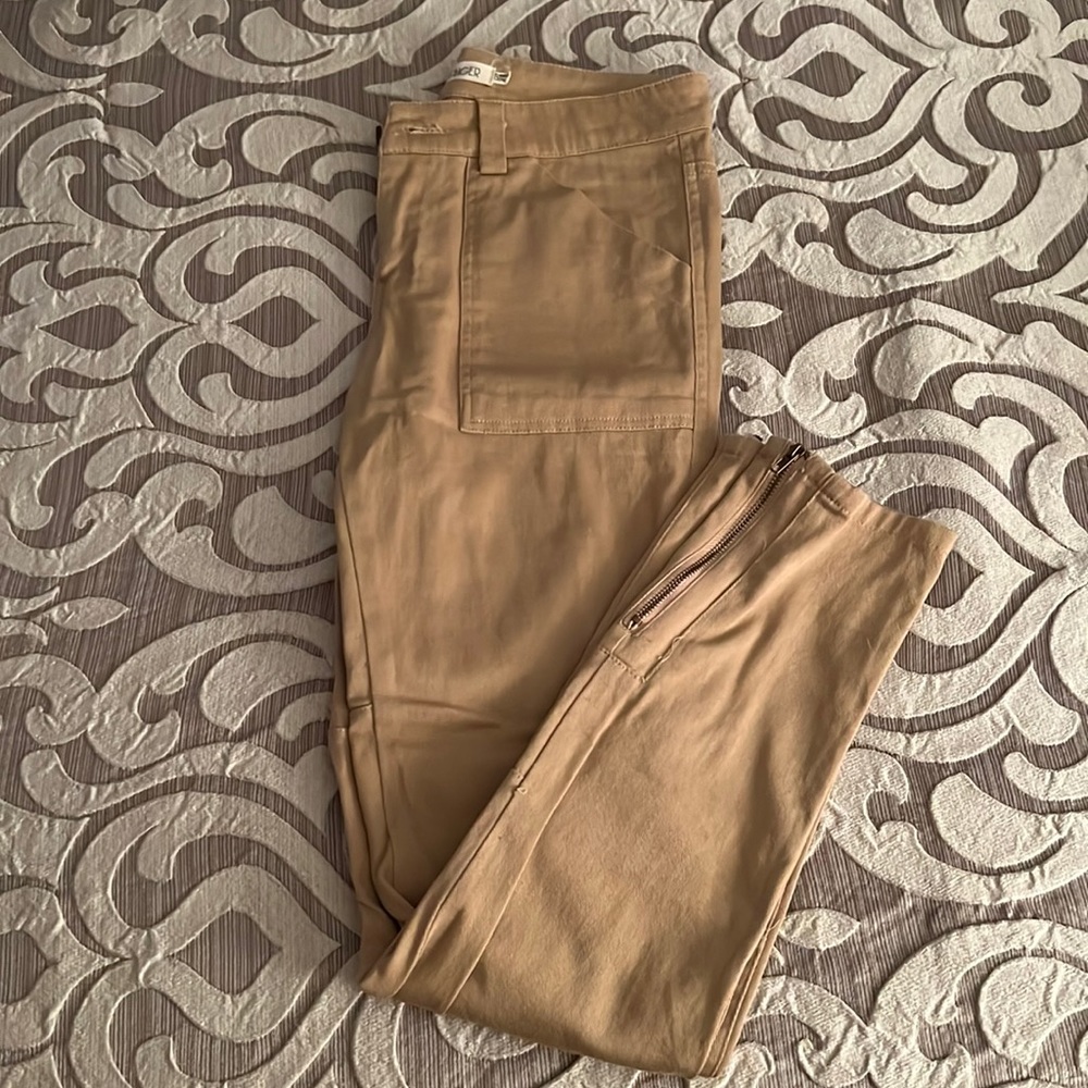 The Hanger Women’s Khaki Pants